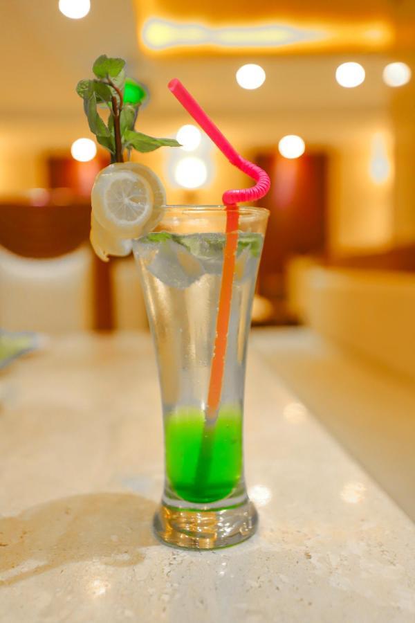 Tiba Pyramids Hotel ギーザ エクステリア 写真