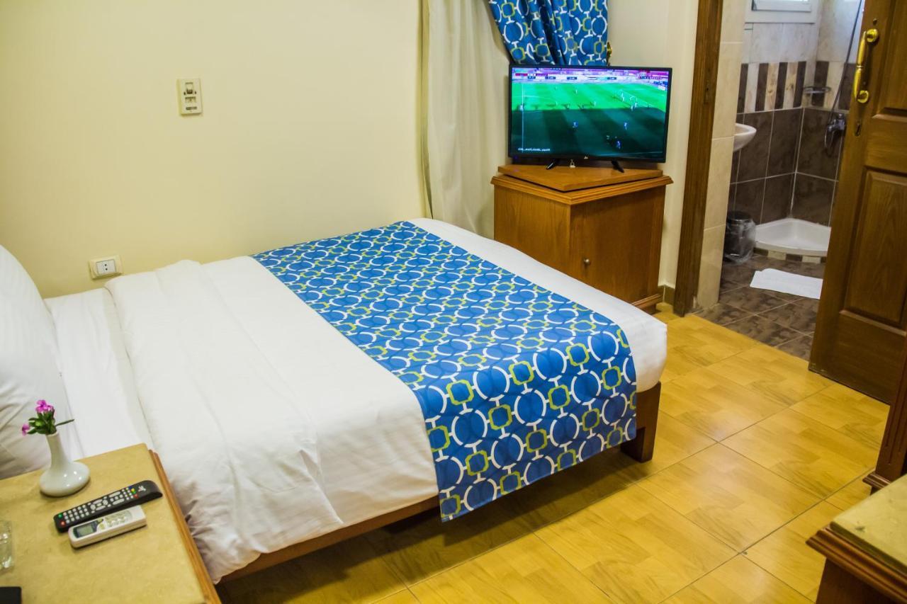 Tiba Pyramids Hotel ギーザ エクステリア 写真