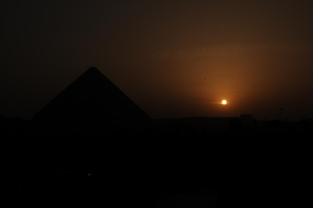 Tiba Pyramids Hotel ギーザ エクステリア 写真