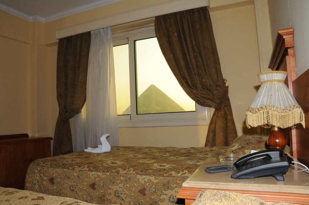 Tiba Pyramids Hotel ギーザ エクステリア 写真